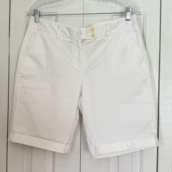 Vineyard Vines Pants - Vineyard Vines Womens Bermuda Shorts White Size 10 Flat Front Chino Whale Logo